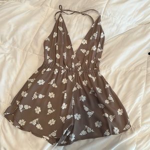 Grey floral romper!! Open back! Only available until 10/12